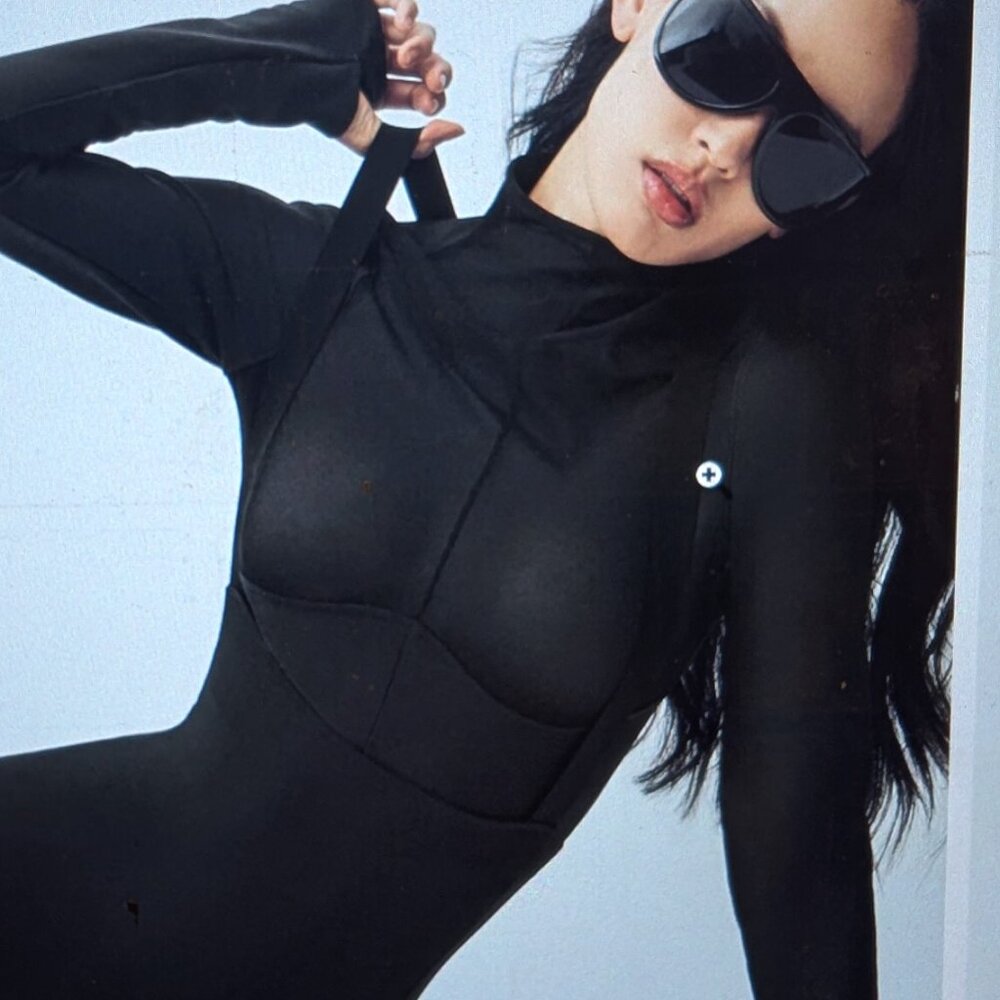 NWT Alo Yoga Airlift Winter Warm Mesh Ski Time Long Sleeve M SOLD OUT